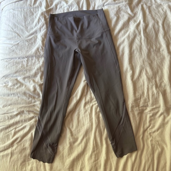Lululemon Purple Scalloped Cropped Align High Rise Leggings - Picture 4 of 7